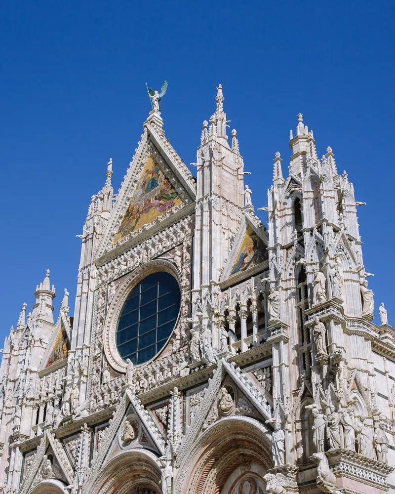 facade of the siena cathedral