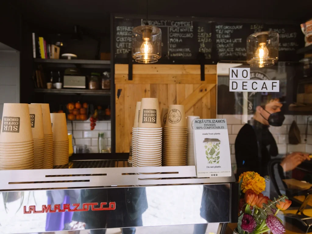 coffee machine with cups in carrera del darro granada