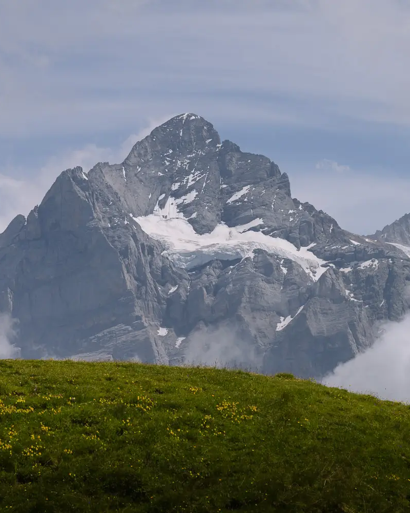 bernese oberland hikes switzerland