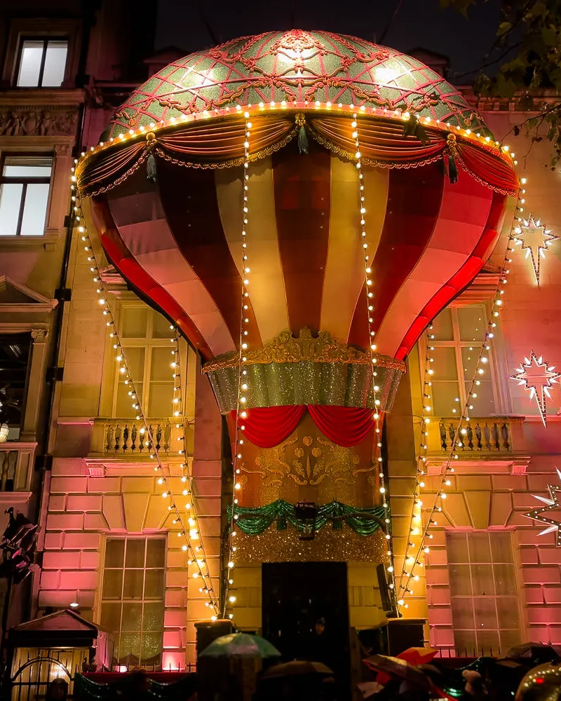 walking tour london christmas lights