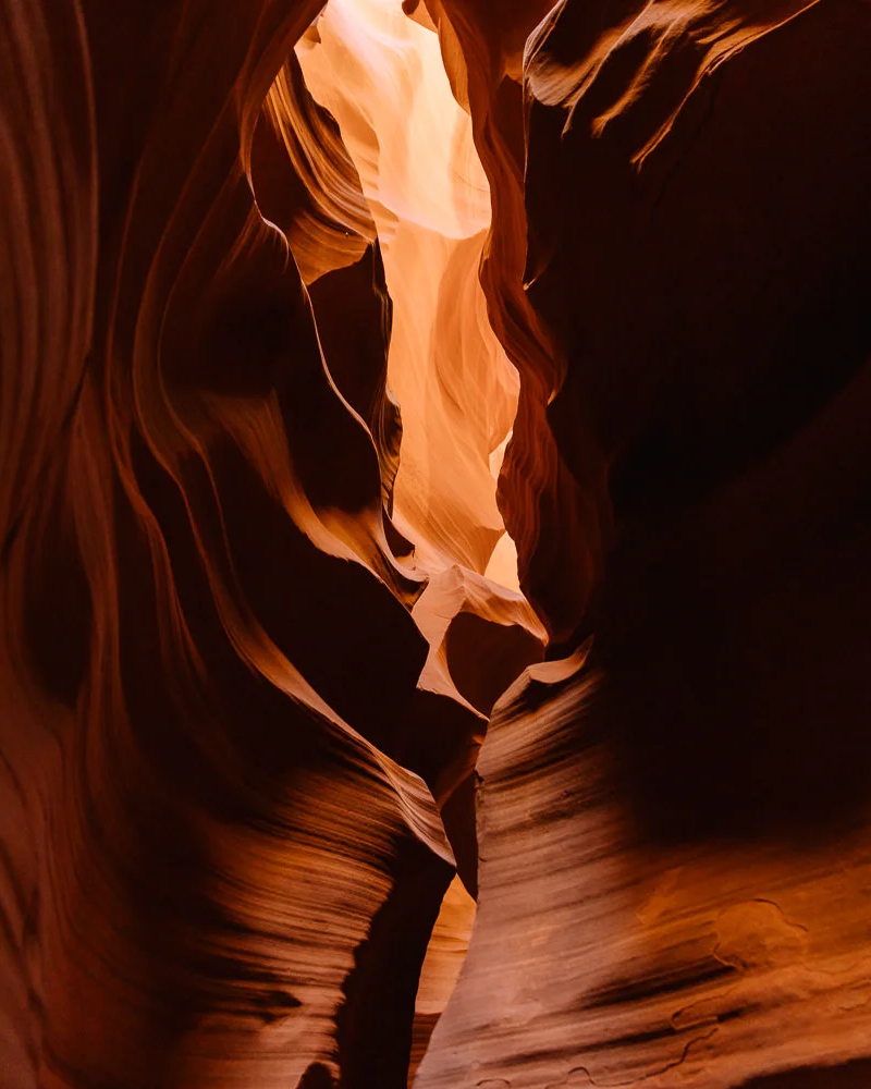 upper vs lower antelope canyon