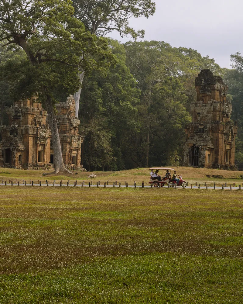 tuk tuk on the angkor wat small circuit in front of a temple