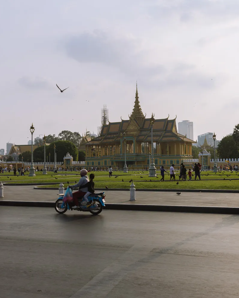 where to stay phnom penh