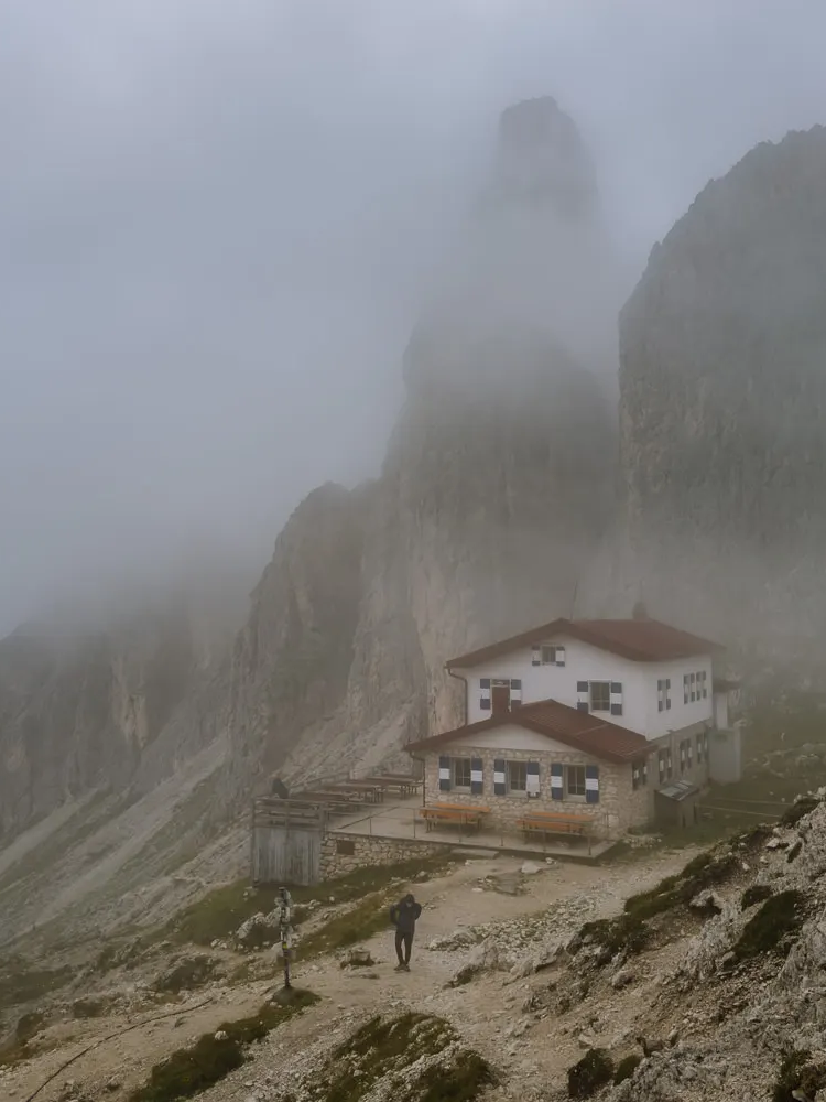 Rifugio Fratelli Fonda Savio in the mist