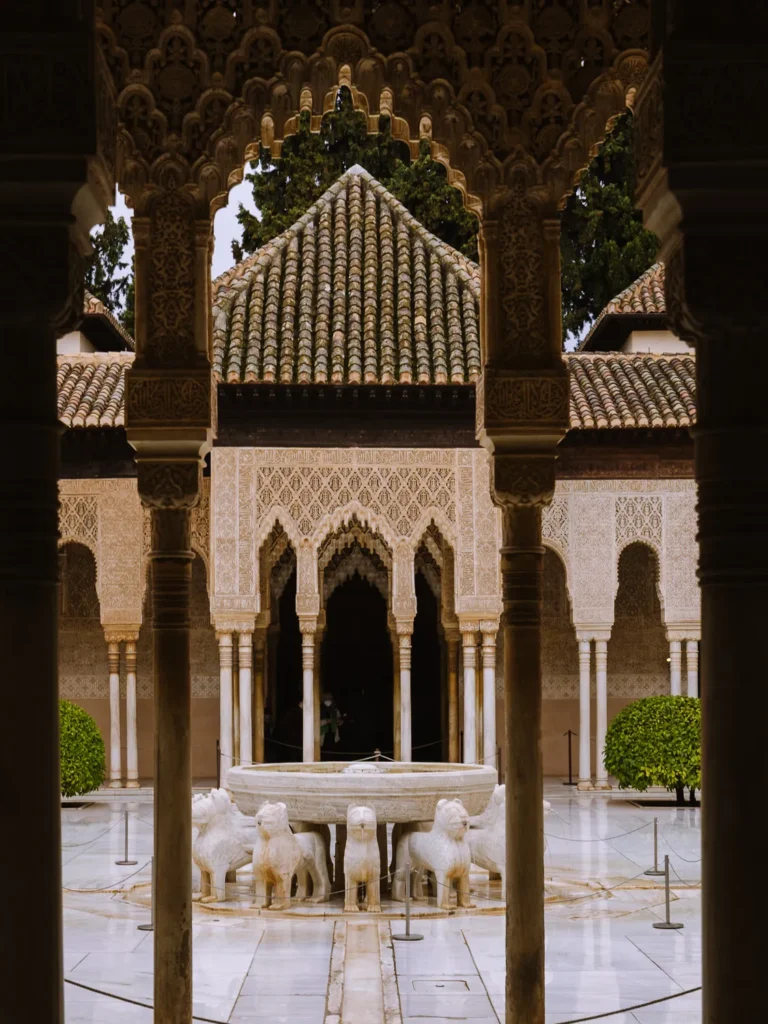 lions court, nazrid palaces granada