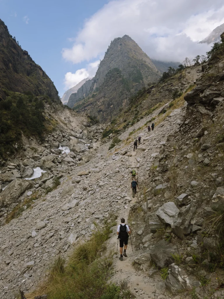 manaslu difficulty day 1