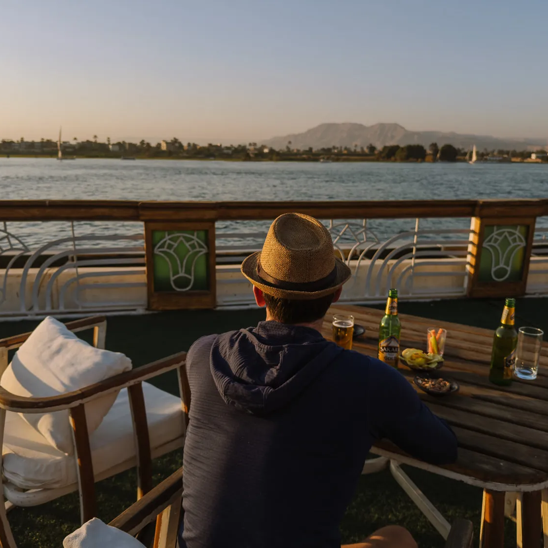 riverside hotel luxor