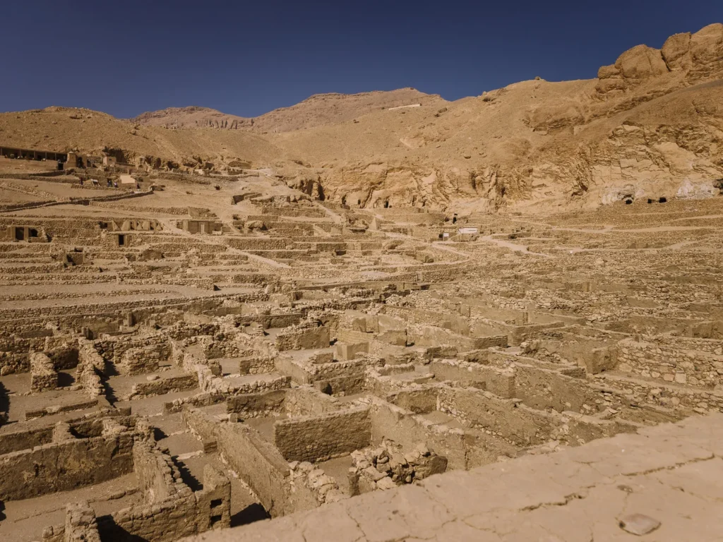 things to do luxor deir medina